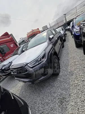 Neuf Toyota Hilux 2025 Gris