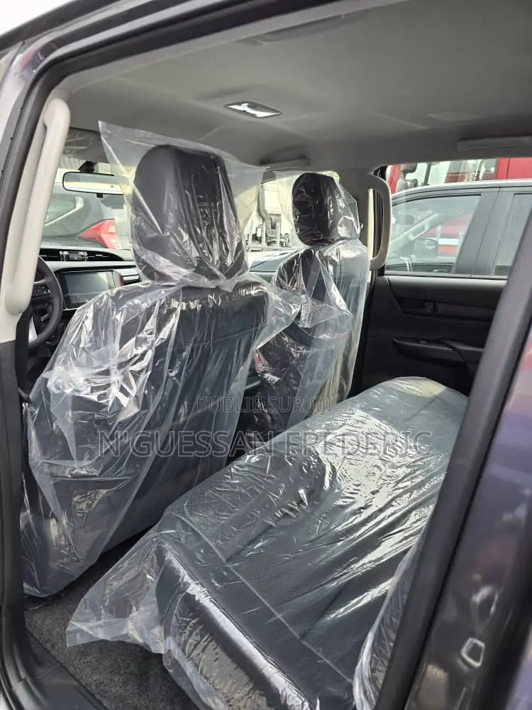 Neuf Toyota Hilux 2025 Gris