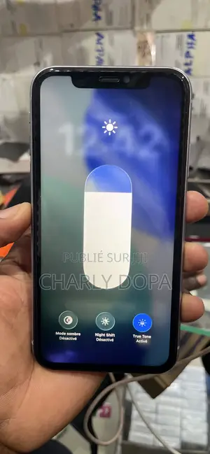 Apple iPhone 11 64 GB Rouge