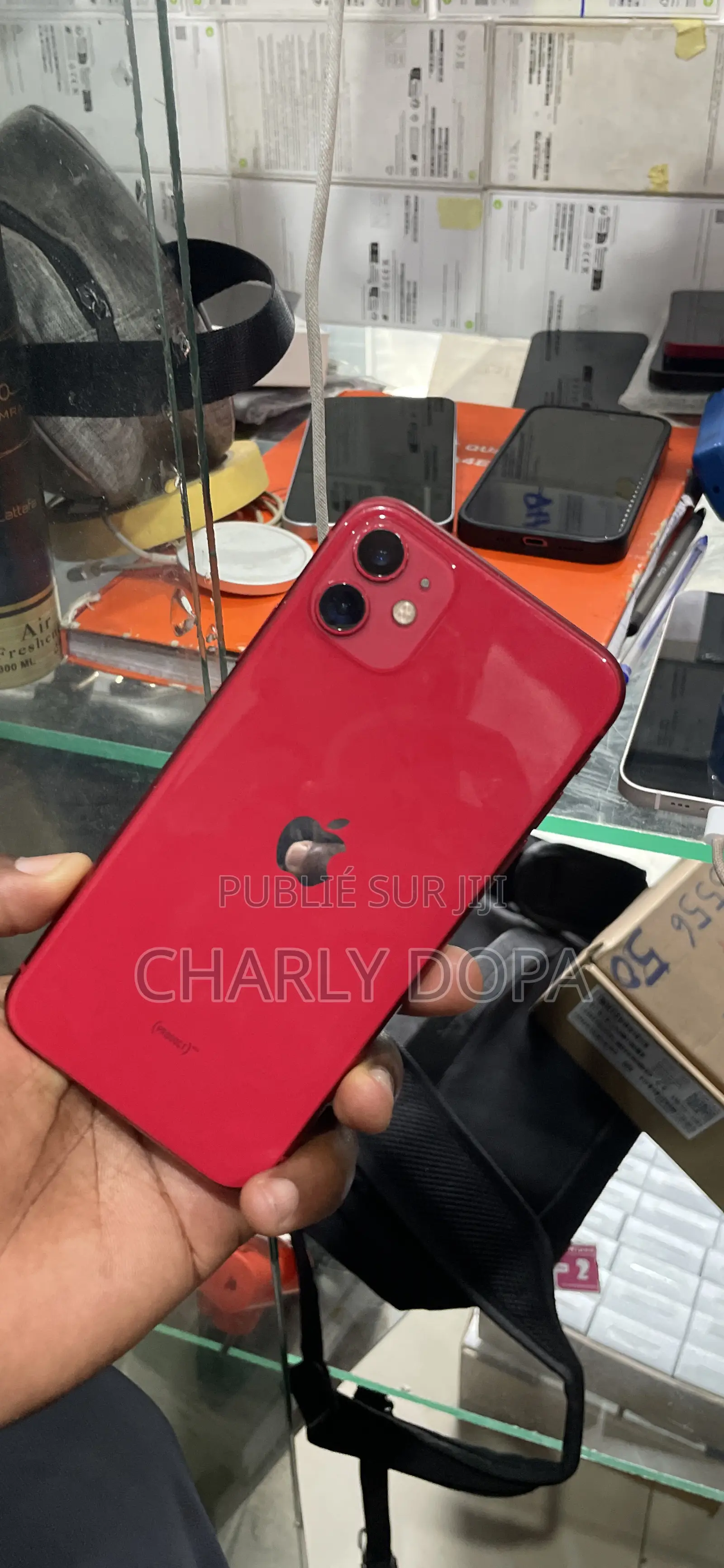 Apple iPhone 11 64 GB Rouge