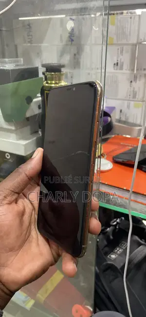 Apple iPhone 11 Pro Max 64 GB Doré