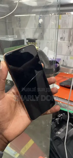 Apple iPhone 11 Pro Max 64 GB Doré