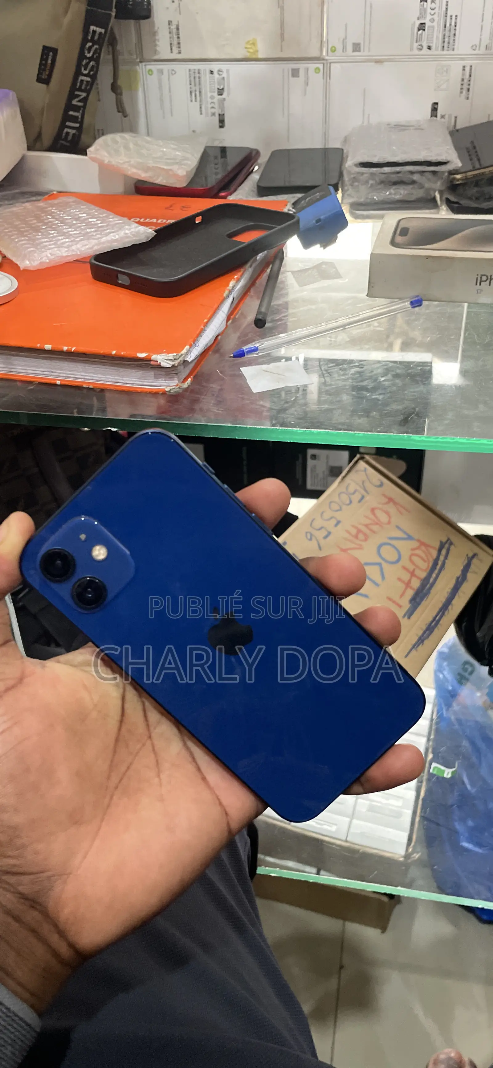 Apple iPhone 12 64 GB Bleu