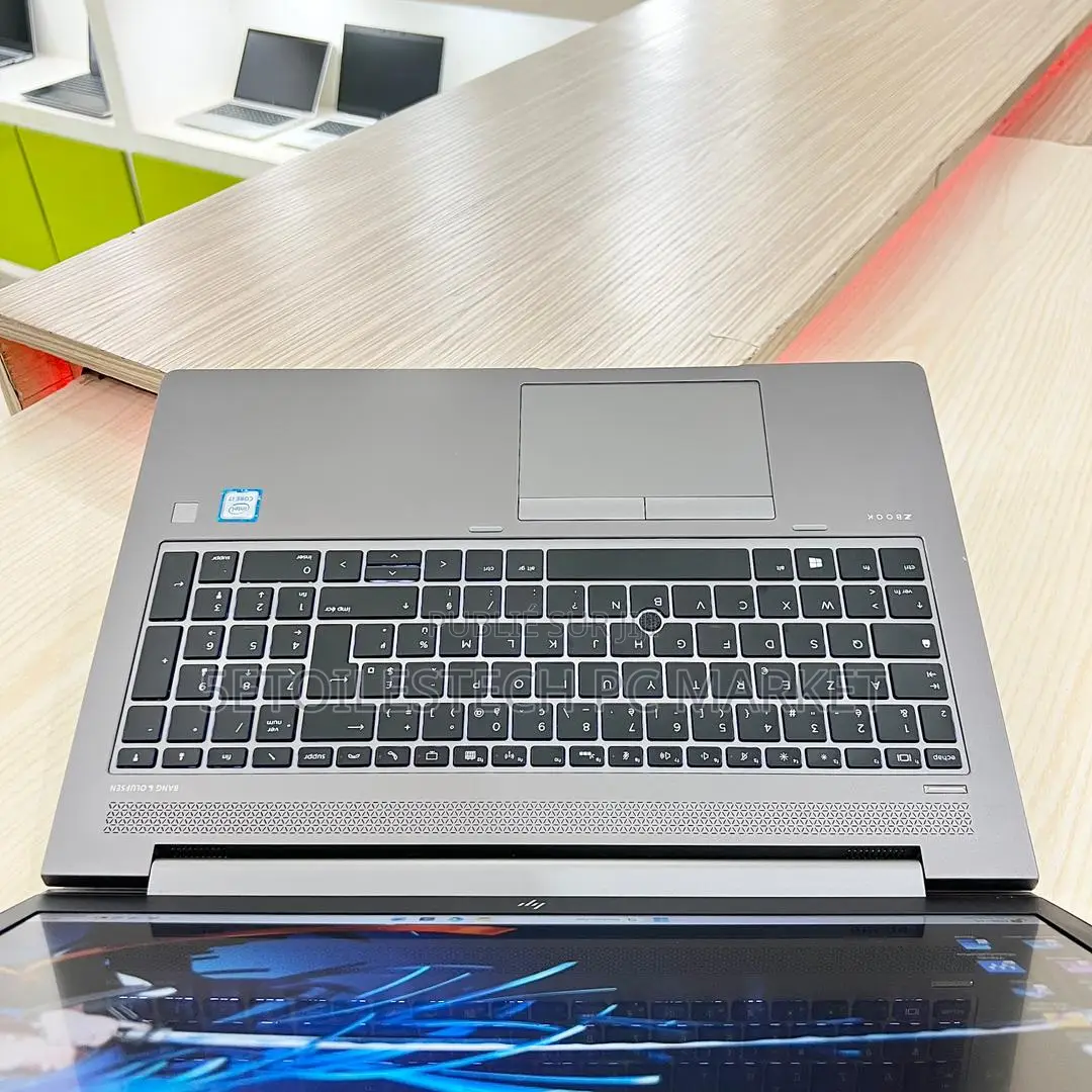 Neuf Ordinateur Portable HP ZBook 14u G6 8GB Intel Core I7 SSD 256GB