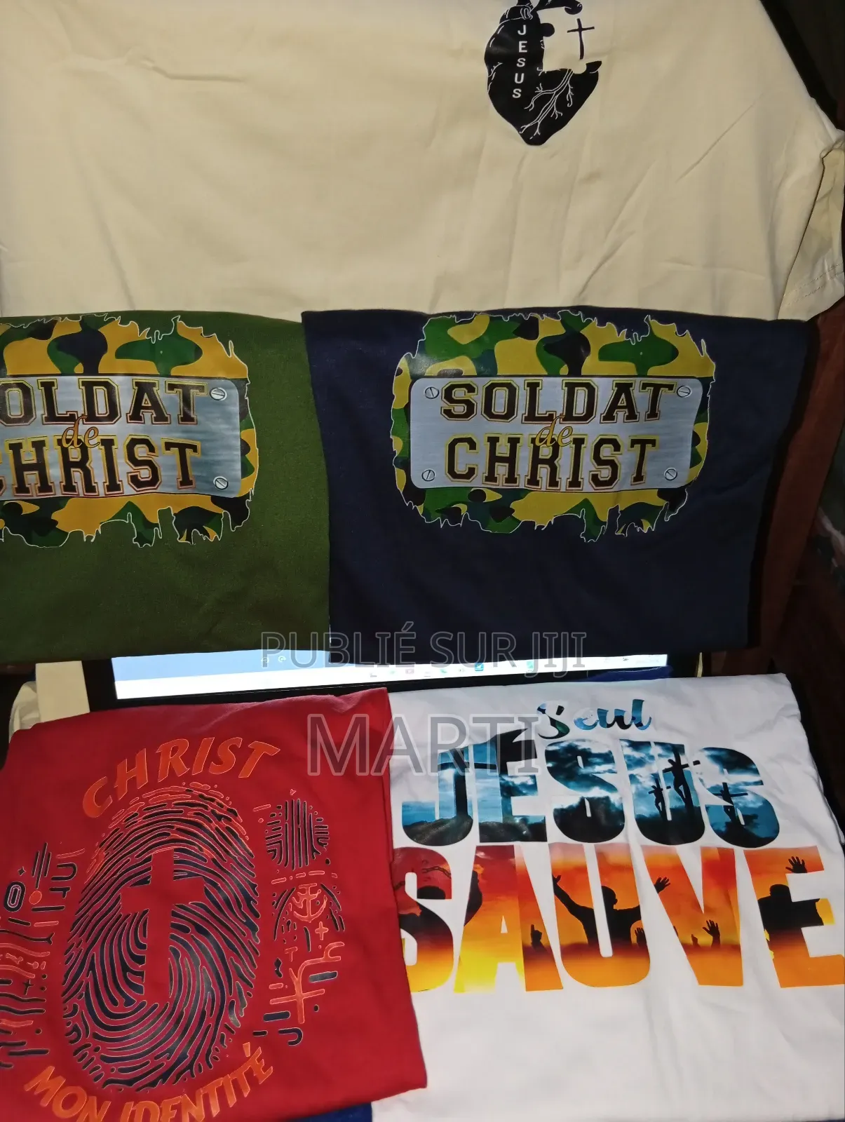 Vêtements Chrétiens