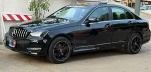 Mercedes-Benz C300 Luxury Sedan AWD (3.0L 6cyl 7A) 2009 Black