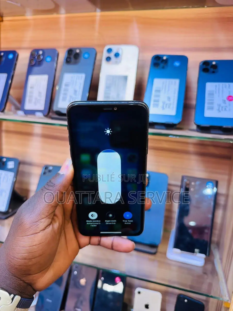 Neuf Apple iPhone 11 256 GB Noir