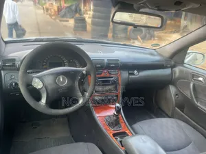 Mercedes-Benz C180 2002 Gris