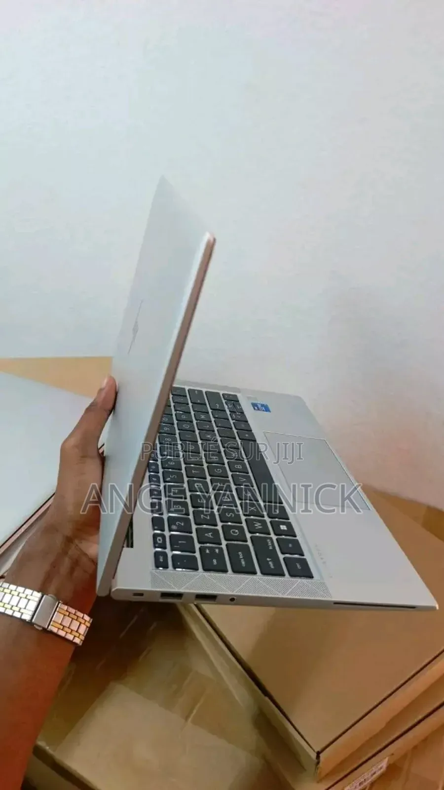 Neuf HP EliteBook 830 G8 16GB Intel Core I7 SSD 512GB