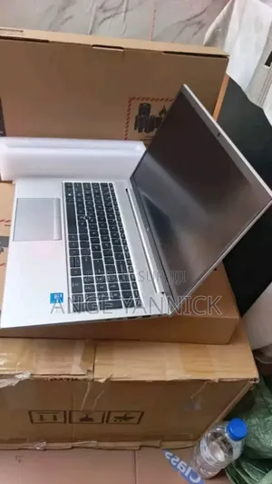 Neuf HP EliteBook 850 G8 16GB Intel Core I7 SSD 512GB