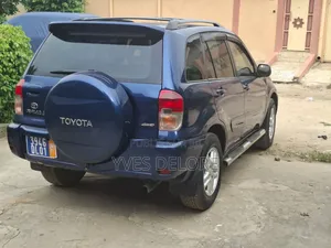 Toyota RAV4 2.0 4x4 2007 Bleu