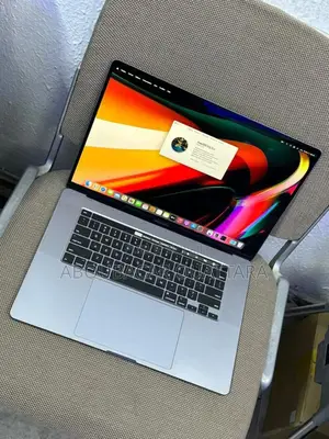 Neuf Apple MacBook Pro 2019 32GB Intel Core I9 SSD 1T