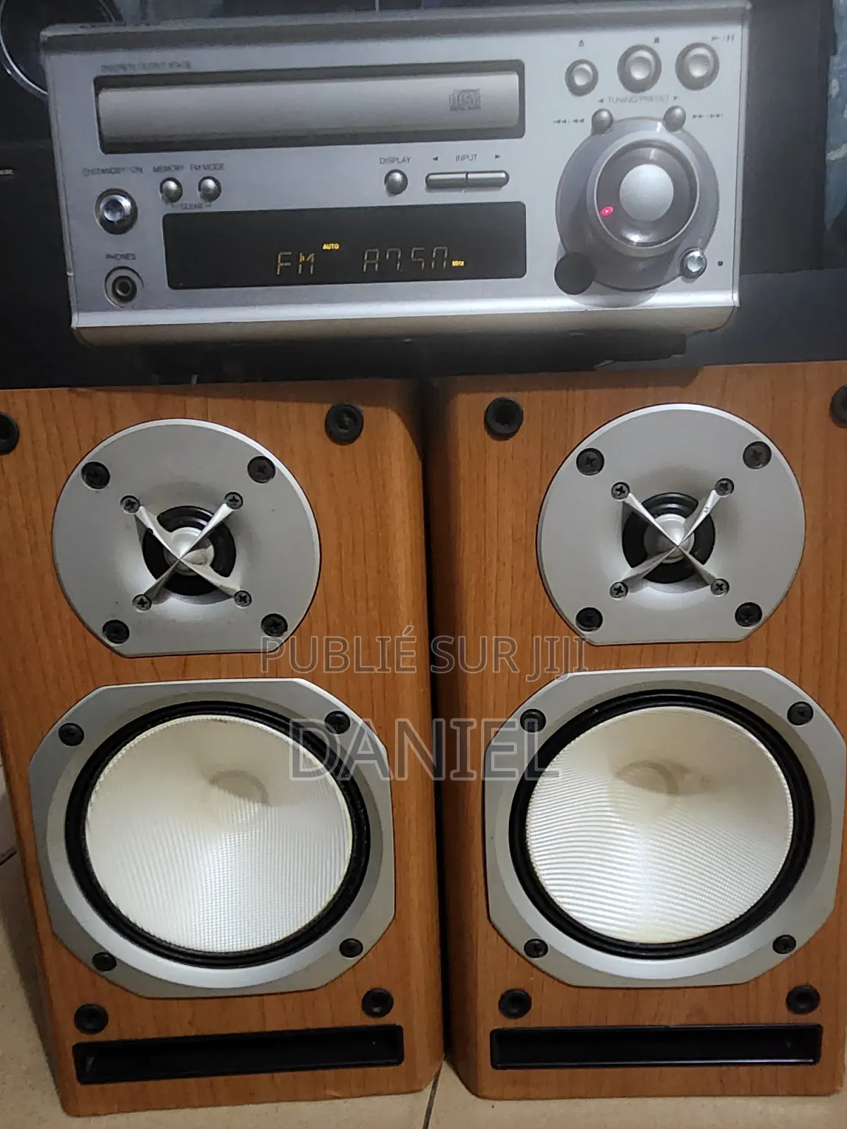 Jolie Chaîne Hifi Lg Importé Bluetooth Clé Usb Radio Auxiliaire