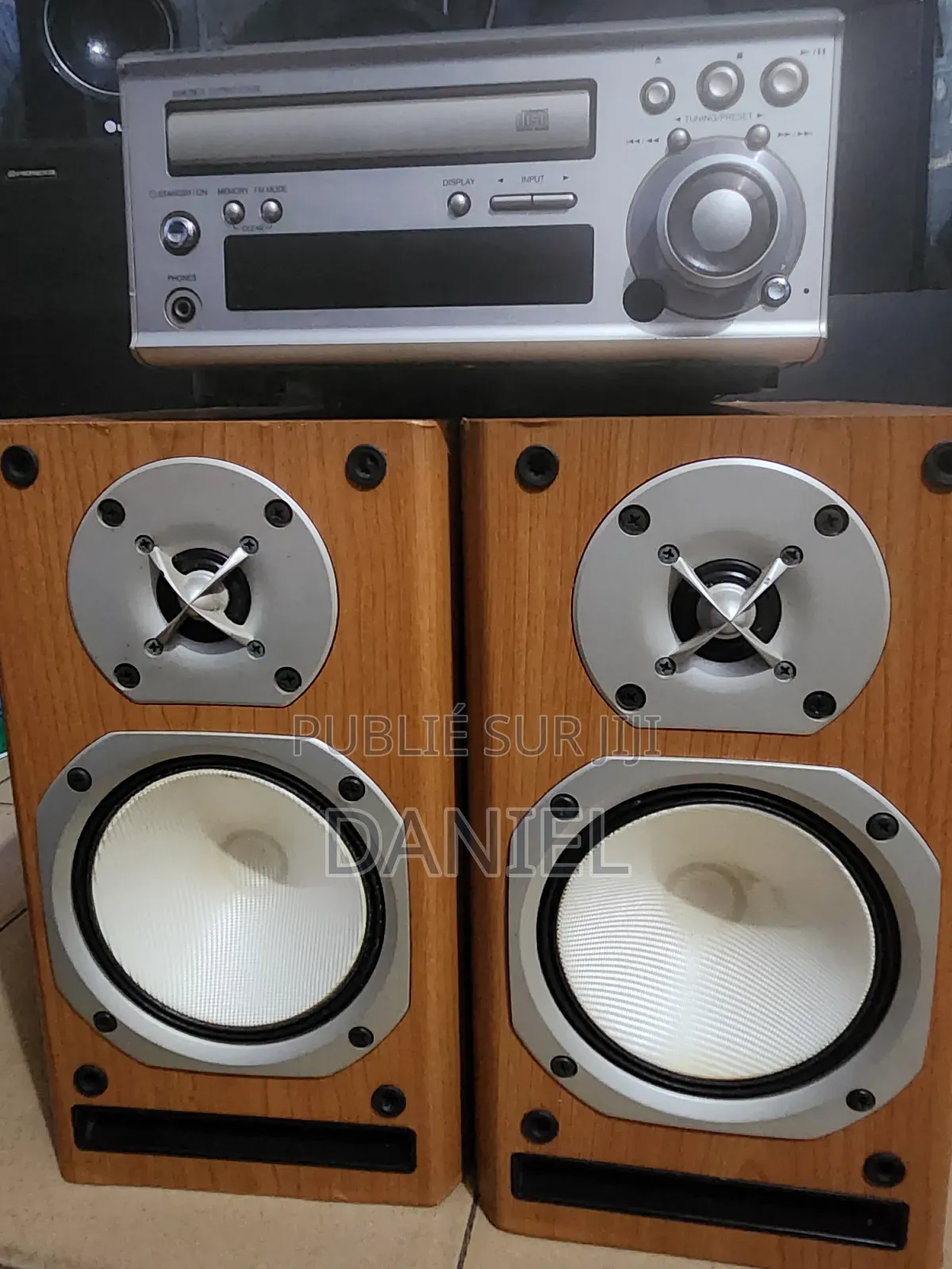 Jolie Chaîne Hifi Lg Importé Bluetooth Clé Usb Radio Auxiliaire