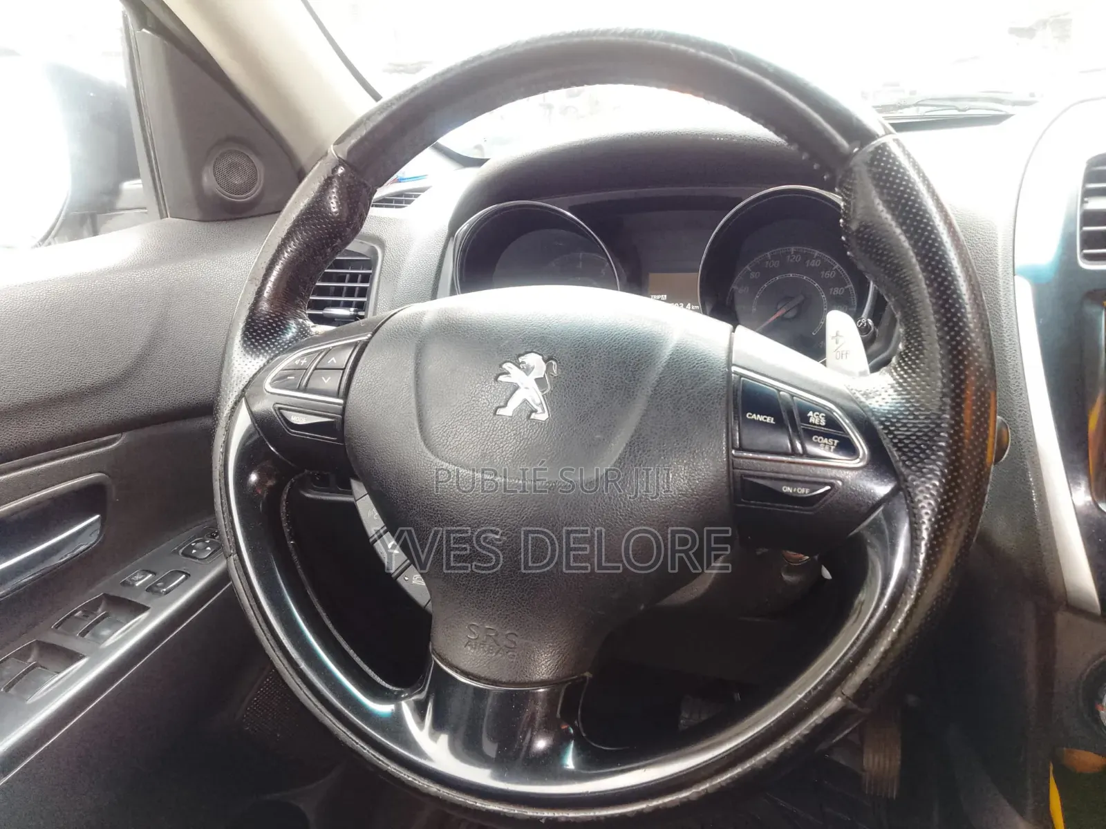 Peugeot 2008 1.2 VTi (82 Hp) 2015 Noir