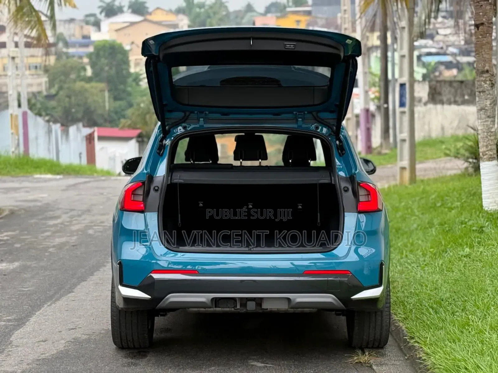 BMW X1 xDrive28i Sports Activity Vehicle 2025 Bleu