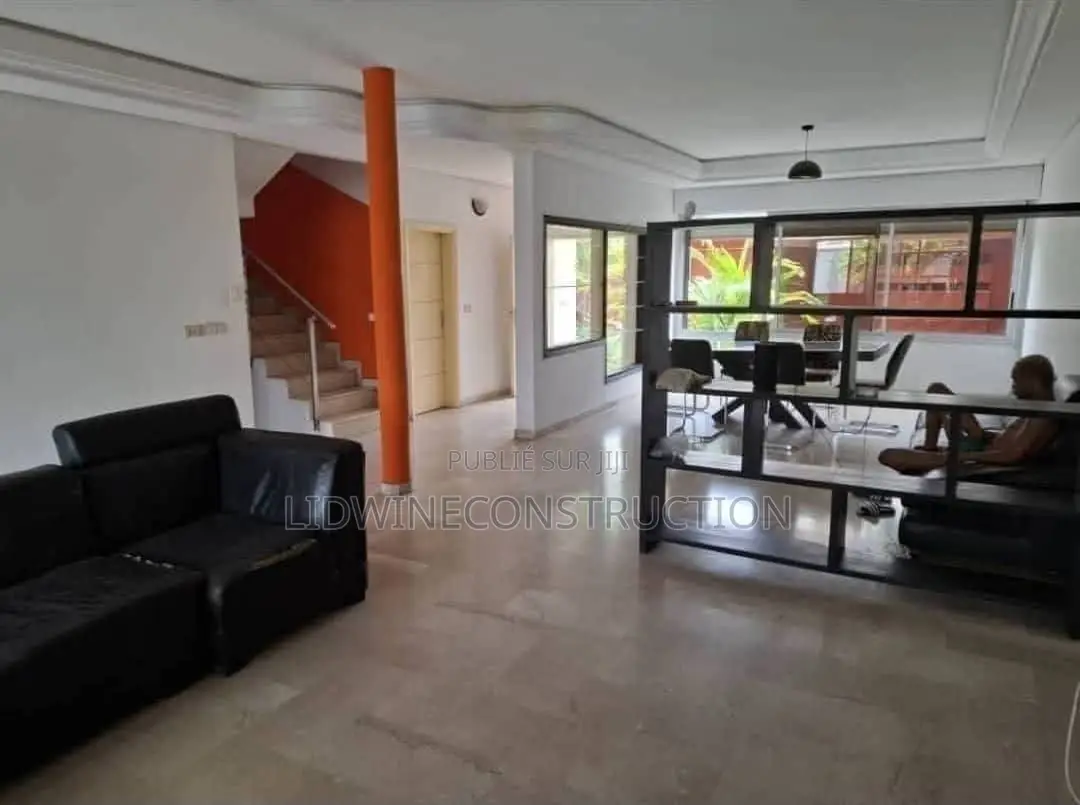 7chbre Villa dans Cocody à Vendre