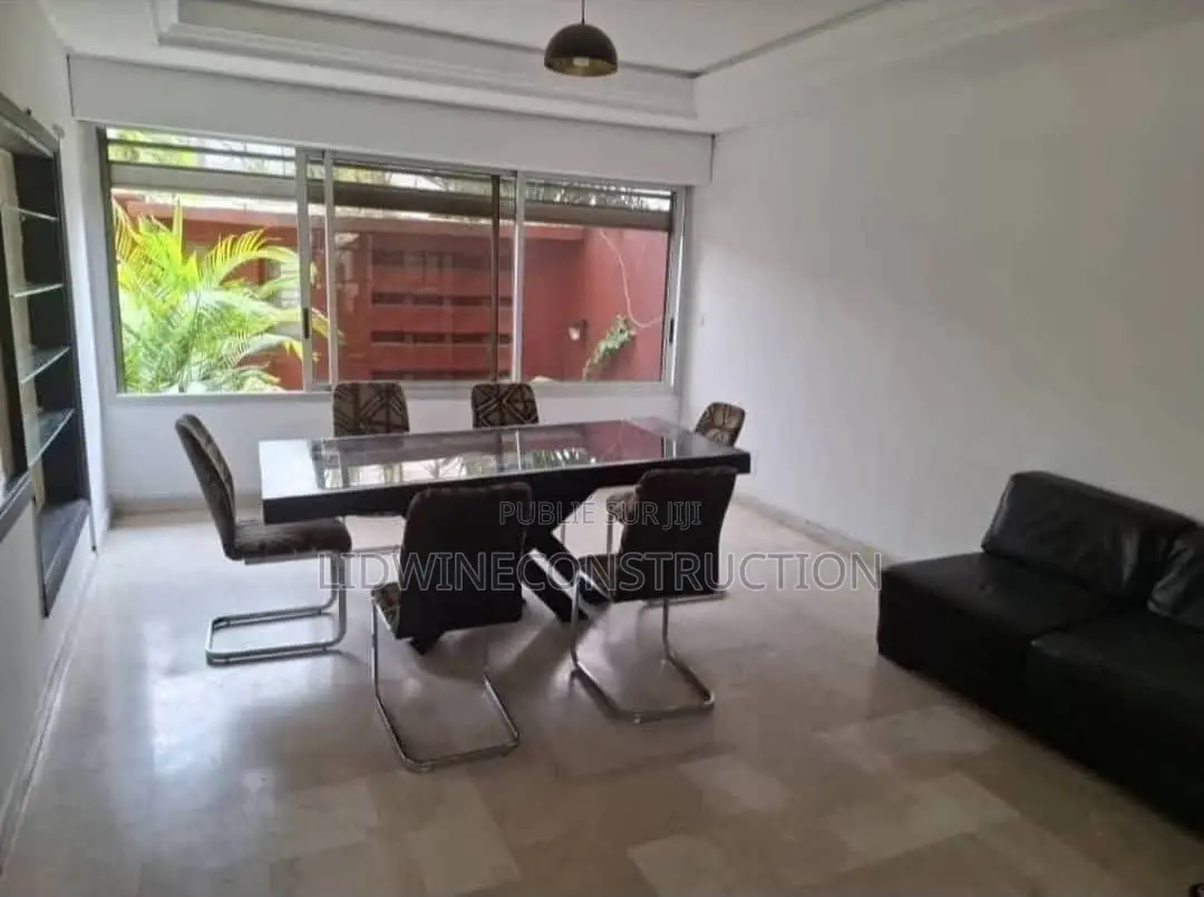 7chbre Villa dans Cocody à Vendre