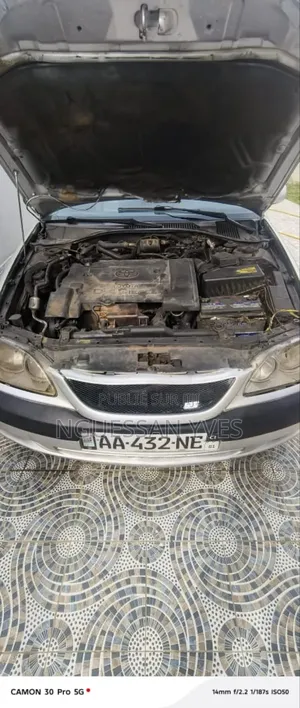 Toyota Avensis 2.0 D Verso 2002 Gris