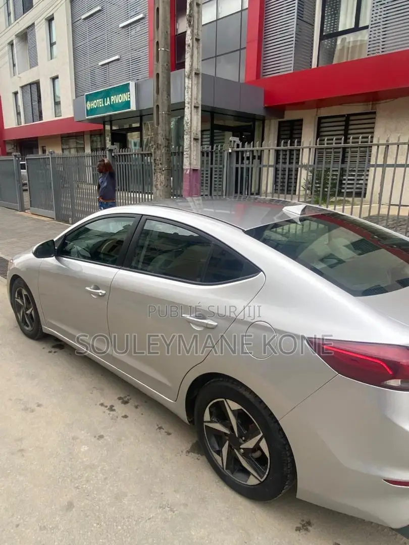 Hyundai Elantra 2018 Gris