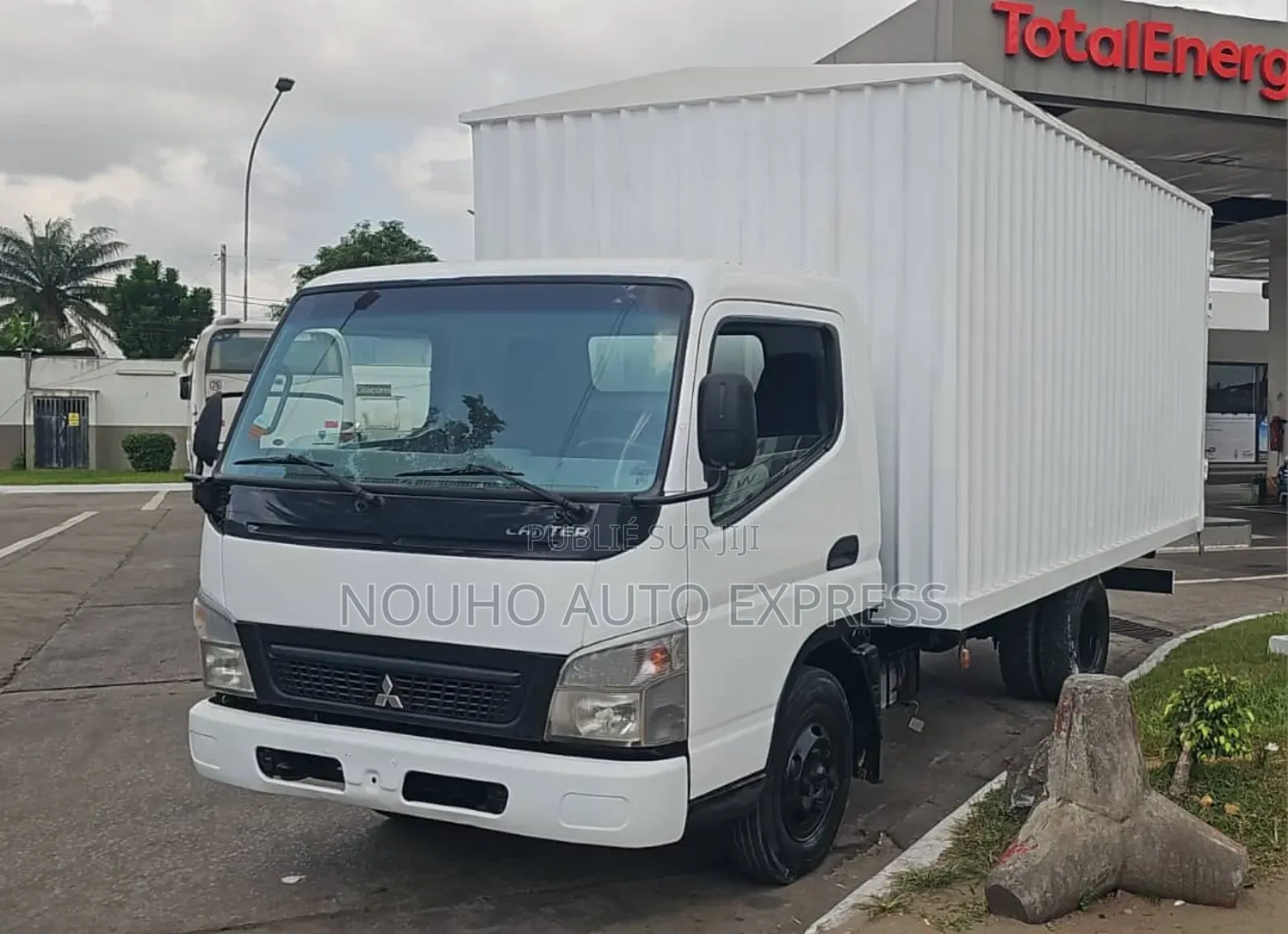 Mitsubishi Canter Année 2016