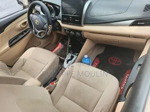 Toyota Yaris SE Hatchback 5dr 2016 Blanc