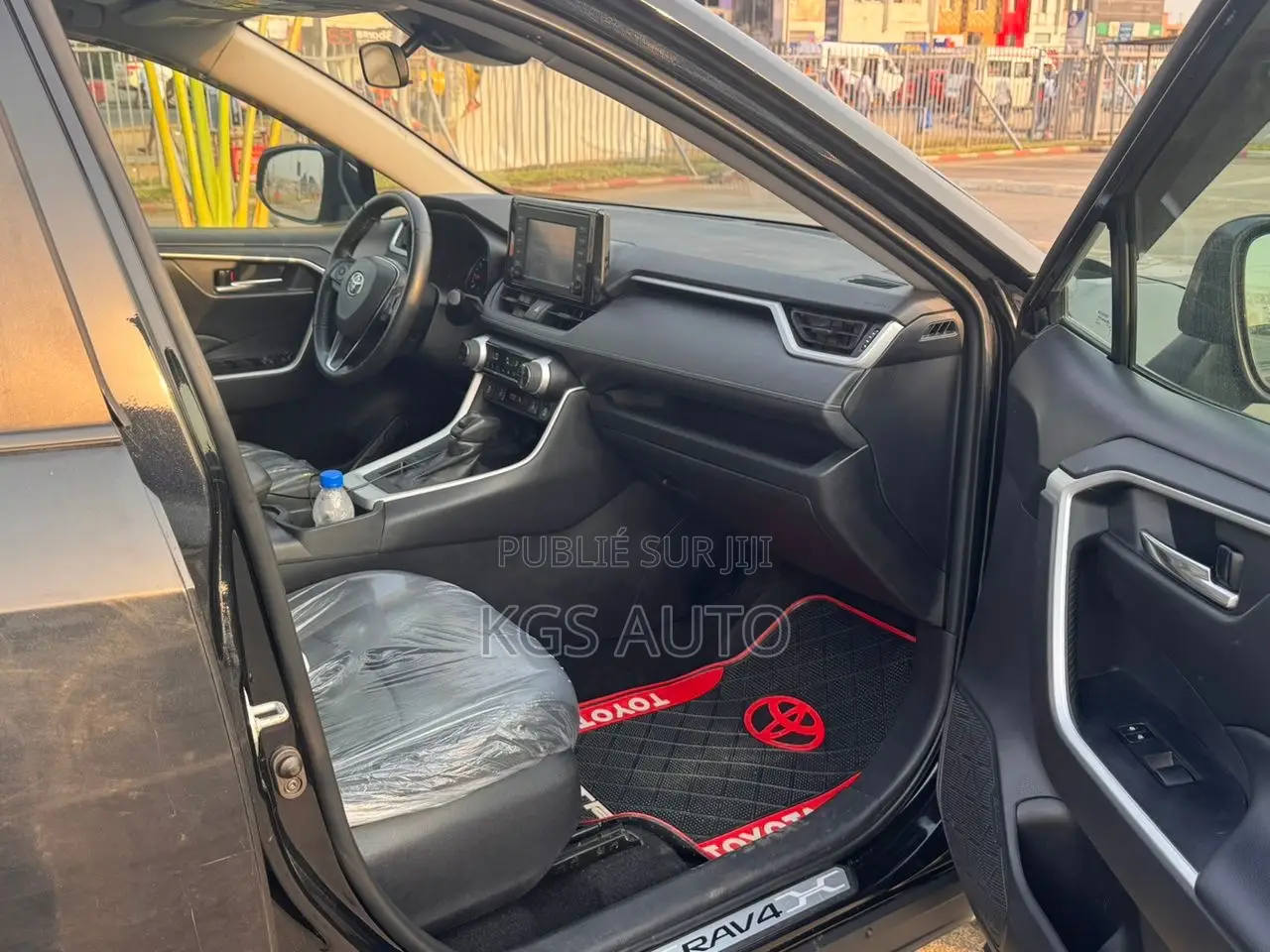 Toyota RAV4 XLE AWD 2020 Noir Mat