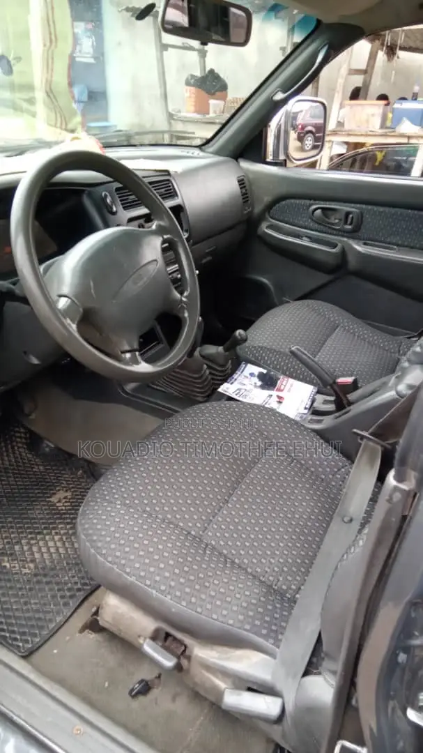 Mitsubishi L200 1998 Gris