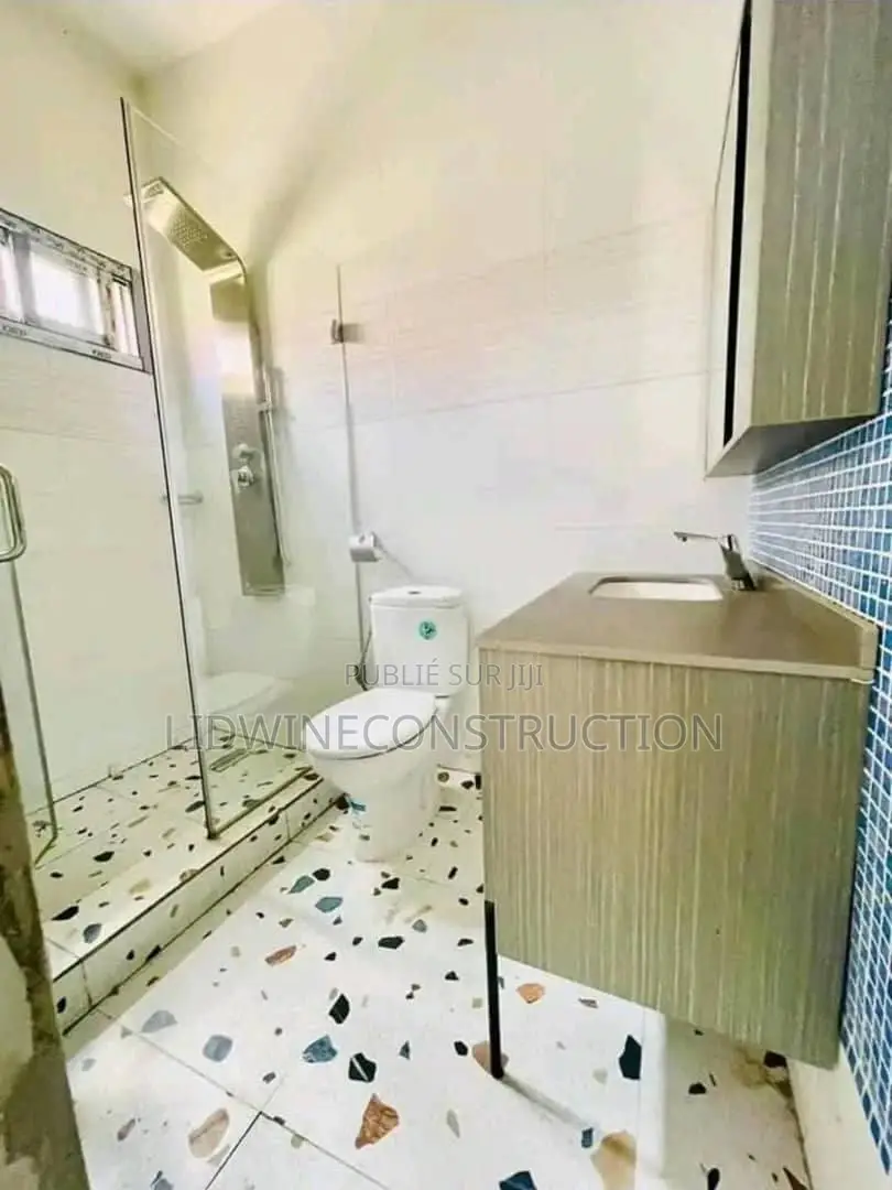 4chbre Duplex dans Cocody à Vendre