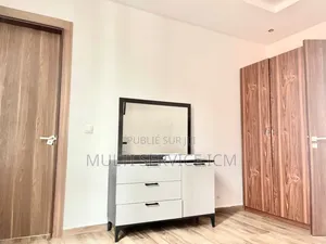 Furnished 3chbre Appartement dans Ismaël Coulibaly, Cocody à Vendre