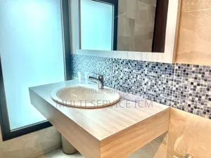 Furnished 3chbre Appartement dans Ismaël Coulibaly, Cocody à Vendre