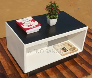 Table Centrale Disponible Solide Et Durable Résistant À L'eau