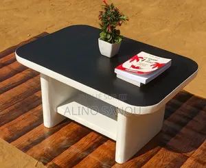 Table Centrale Disponible Solide Et Durable Résistant À L'eau