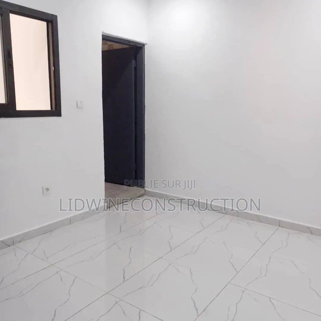 3chbre Villa dans Cocody à Vendre