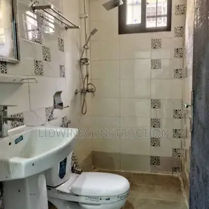 3chbre Villa dans Cocody à Vendre