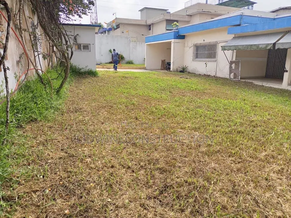 3chbre Villa dans Deux Plateaux à Vendre