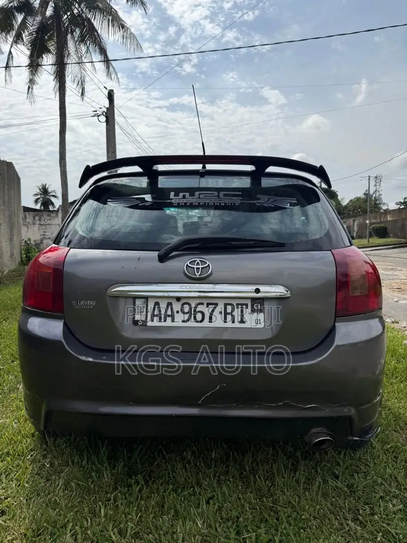 Toyota Corolla 1.5 Sedan 2002 Gris