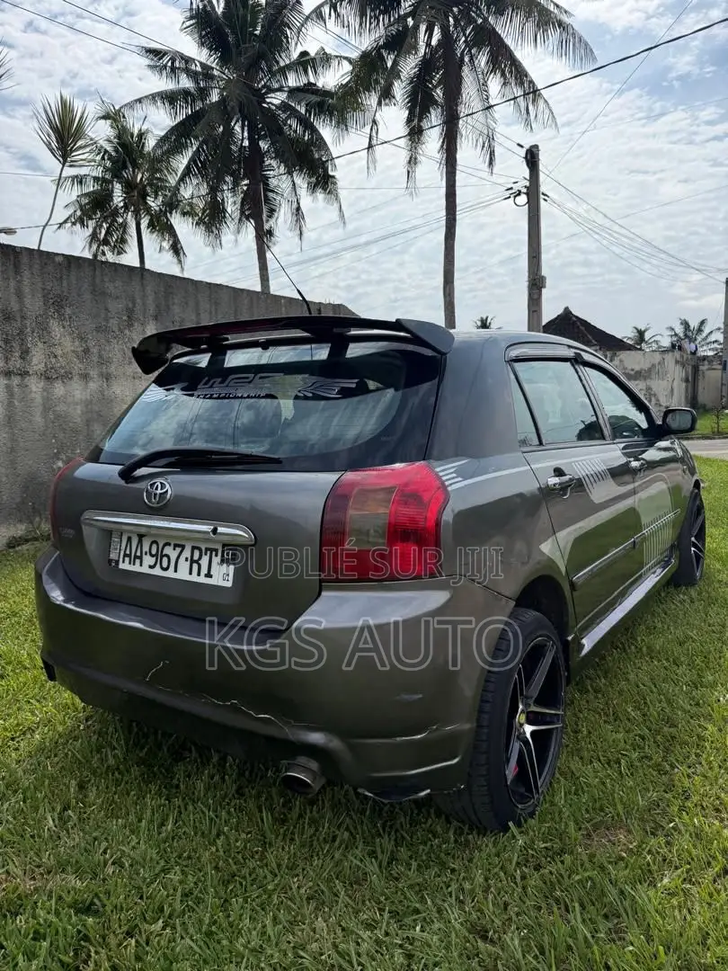 Toyota Corolla 1.5 Sedan 2002 Gris
