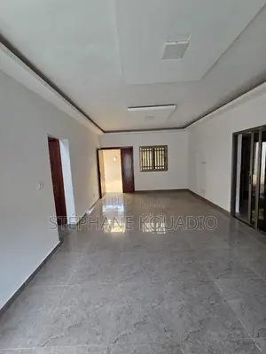 5chbre Duplex dans Cocody à Vendre