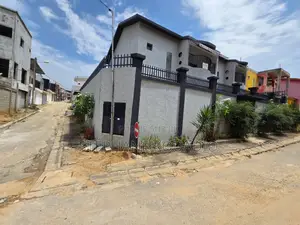 5chbre Duplex dans Cocody à Vendre