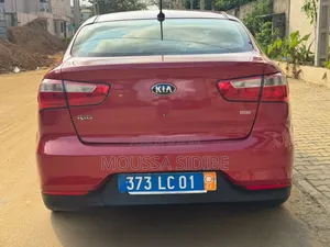 Kia Rio EX 4dr Hatchback (1.6L 4cyl 6A) 2017 Rouge