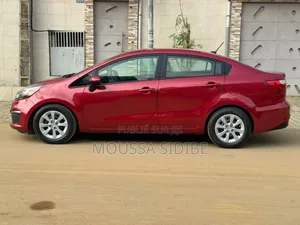 Kia Rio EX 4dr Hatchback (1.6L 4cyl 6A) 2017 Rouge