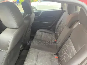 Ford Fiesta S 4dr Hatchback (1.6L 4cyl 5M) 2015 Rouge