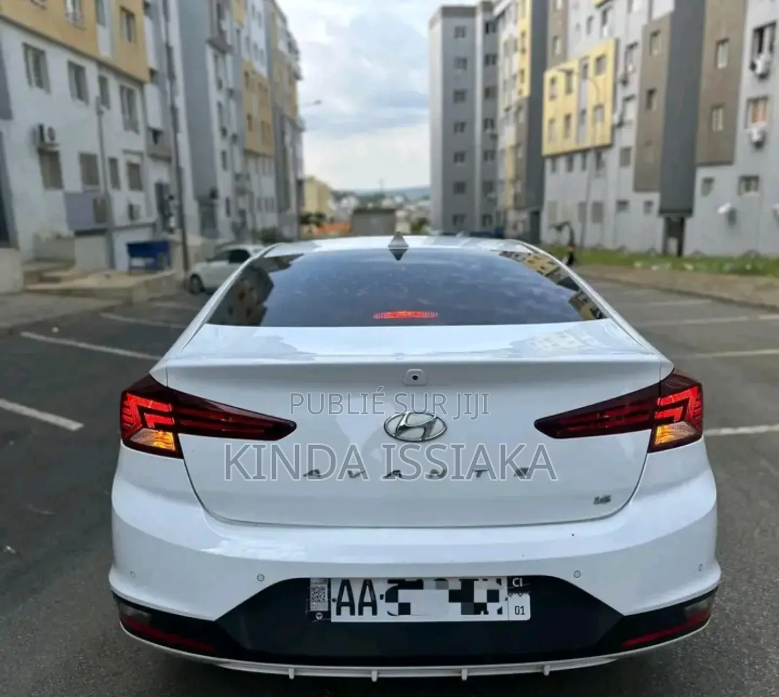 Hyundai Elantra Limited 2021 Blanc cassé
