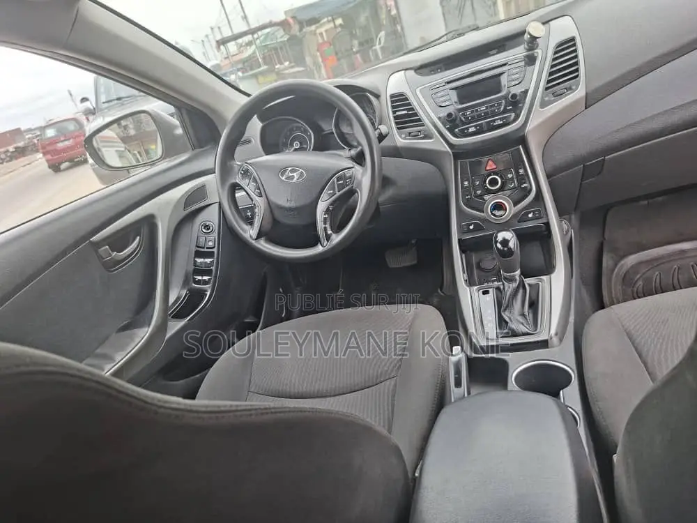 Hyundai Elantra 2016 Gris