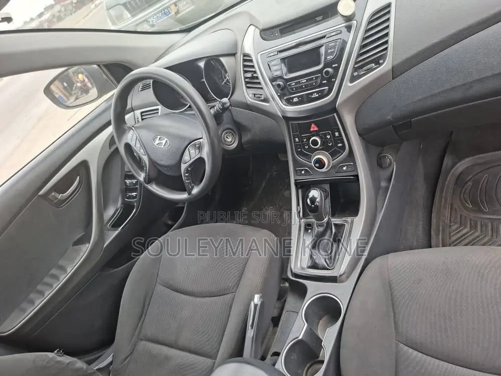 Hyundai Elantra 2016 Gris
