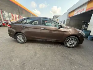 Suzuki Ciaz 2019 Gris