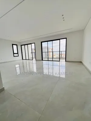 3chbre Appartement dans A Louer Appartements, Cocody à Vendre