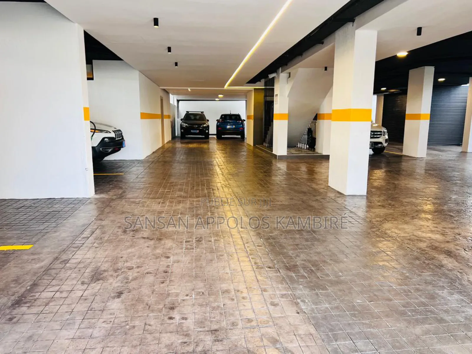 3chbre Appartement dans A Louer Appartements, Cocody à Vendre