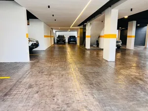 3chbre Appartement dans A Louer Appartements, Cocody à Vendre